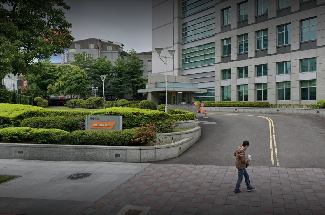內科園區聯發科前發生情殺案,前男友持摺疊刀猛刺女方,造成對方命危送醫。圖/取自Google街景