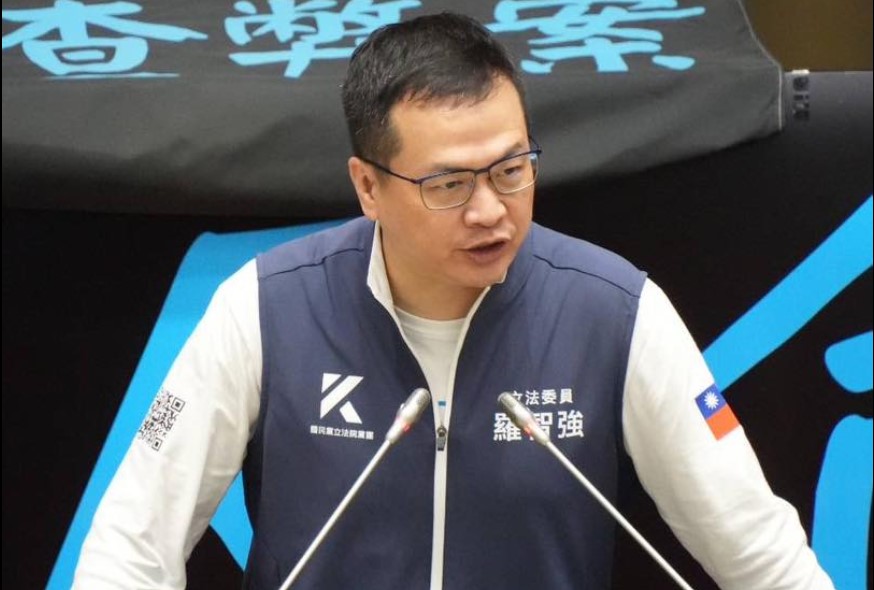 海防不設防、監控看青鳥。立委羅智強：民進黨「對內開天眼、對外不長眼」。圖/取自羅智強臉書