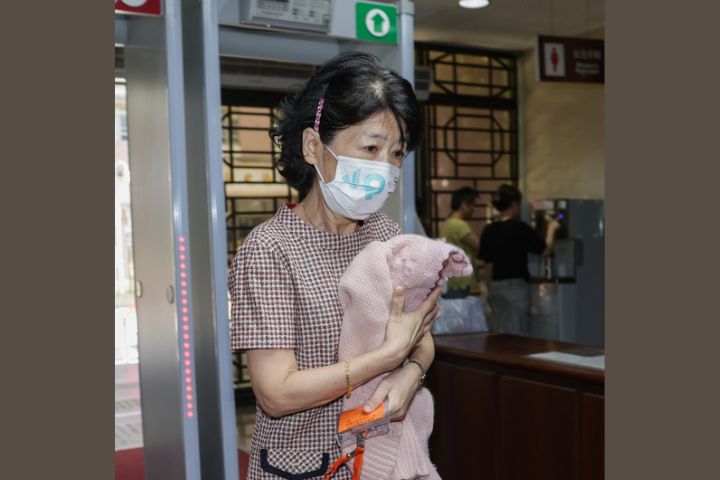 陳佩琪聽審失控哭喊 　審判長喝斥：她是誰？拘起來！