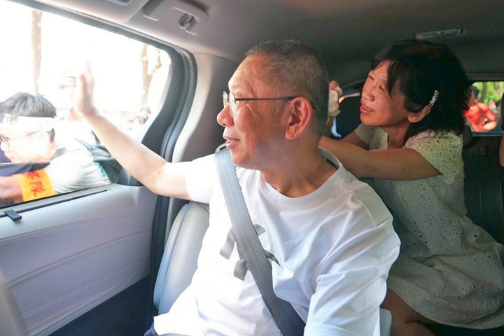 稅務算商業、監察院算募款？柯P政治獻金案掀「雙重標準」怒火