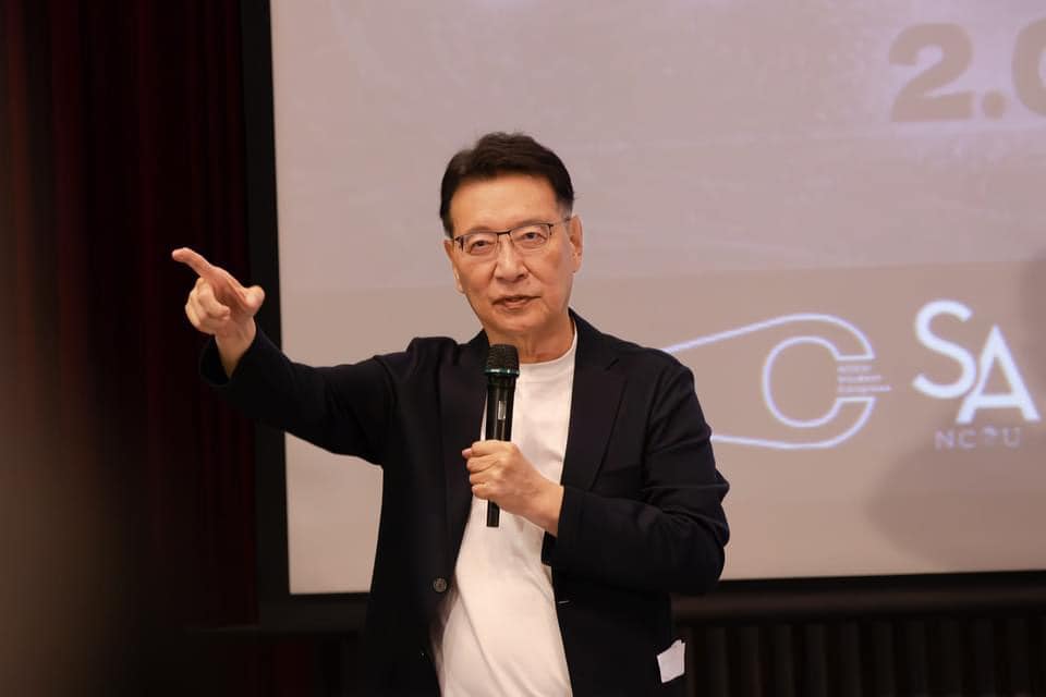 趙少康回應賴清德今天（24日）的敞廳談話，認為他對國會改革法案聲請釋憲只是將自己不做國情報告合法化，怒批其毀憲亂政。圖/取自趙少康臉書