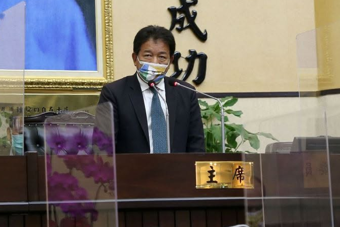 郭信良涉侵占千萬政治獻金遭聲押！住處、服務處遭25路搜索　恐再入看守所
