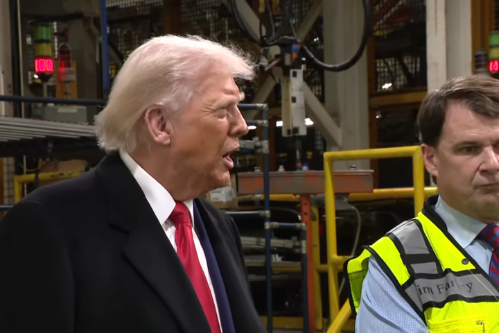 川普稱《美墨加協定》對美無關緊要　籲製造業盡速回歸本土  