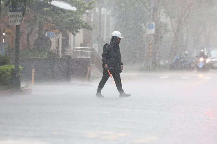 中部以北防午後雷陣雨　首颱「蝴蝶」何時生成仍待觀察
