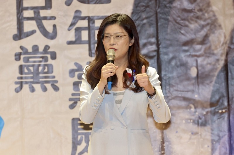 綠議員變相蹭蔣萬安鄭麗文　鄭酸爆：怎不貼賴清德合照？添8字評論