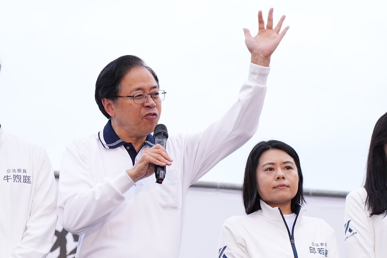 桃園市長張善政怒批，民進黨企圖「一黨專政」，直指「今天喊反綠共，一點都不冤枉，民進黨就是綠共」。圖/陳思豪攝