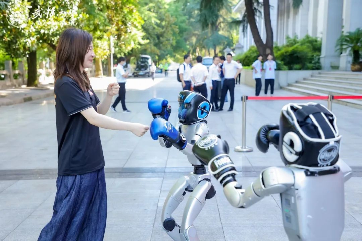 在機器人領域有豐富建樹的大陸武漢大學今天（2日）宣布將成立機器人學院培養頂尖產業人才。圖/取自武漢大學官網