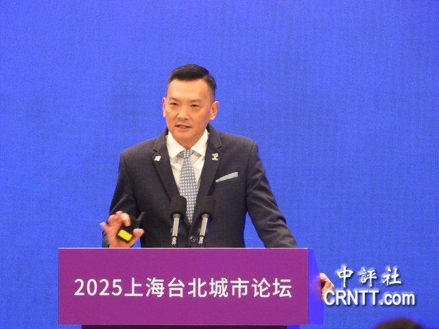 俞振華強調，AI治理的關鍵在於法制、倫理與透明，確保AI運用符合公共利益。圖/取自中評社