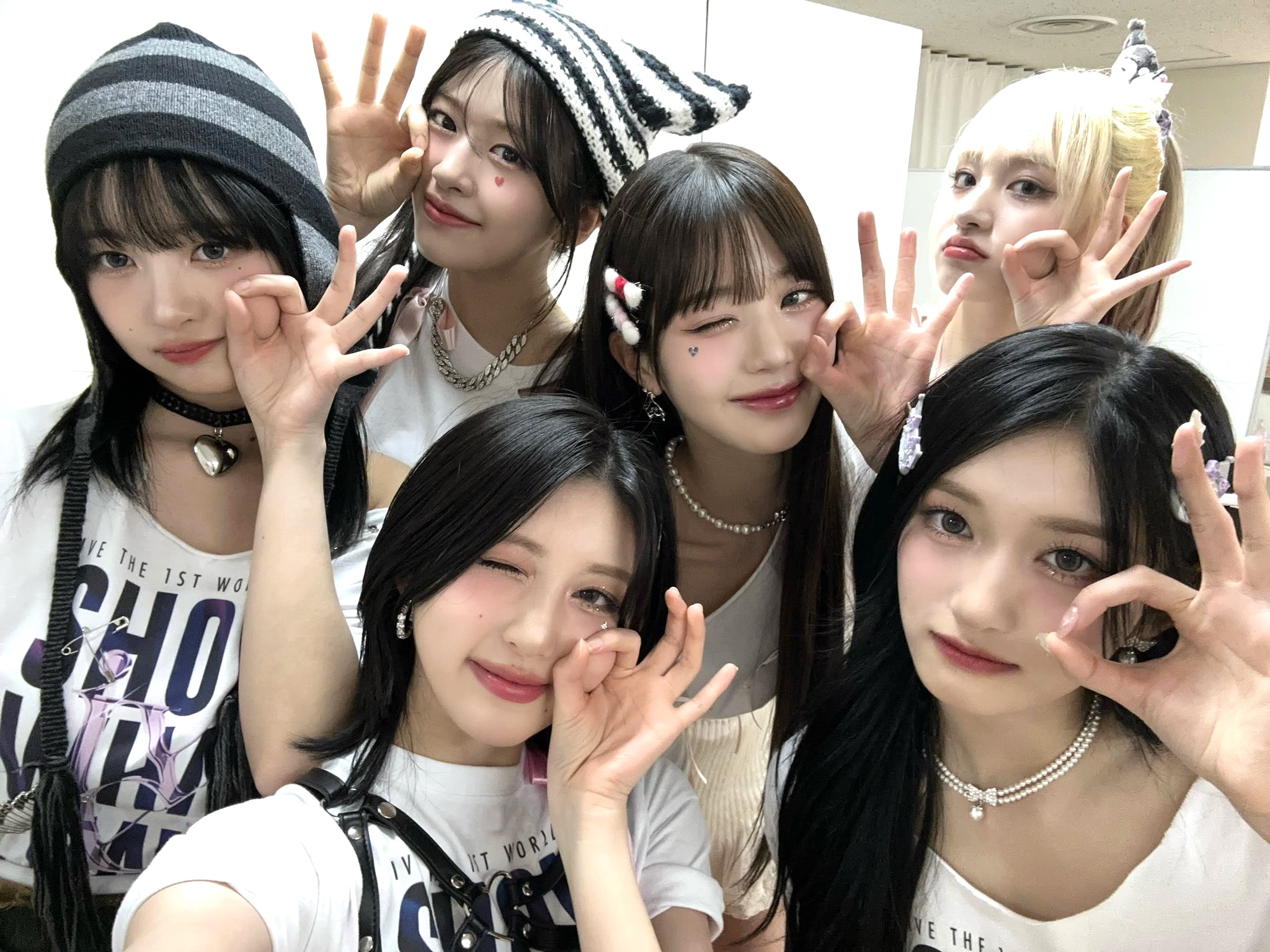 4日韓國女團IVE訂閱人數300多萬的YouTube頻道被駭客入侵。圖/取自IVE X