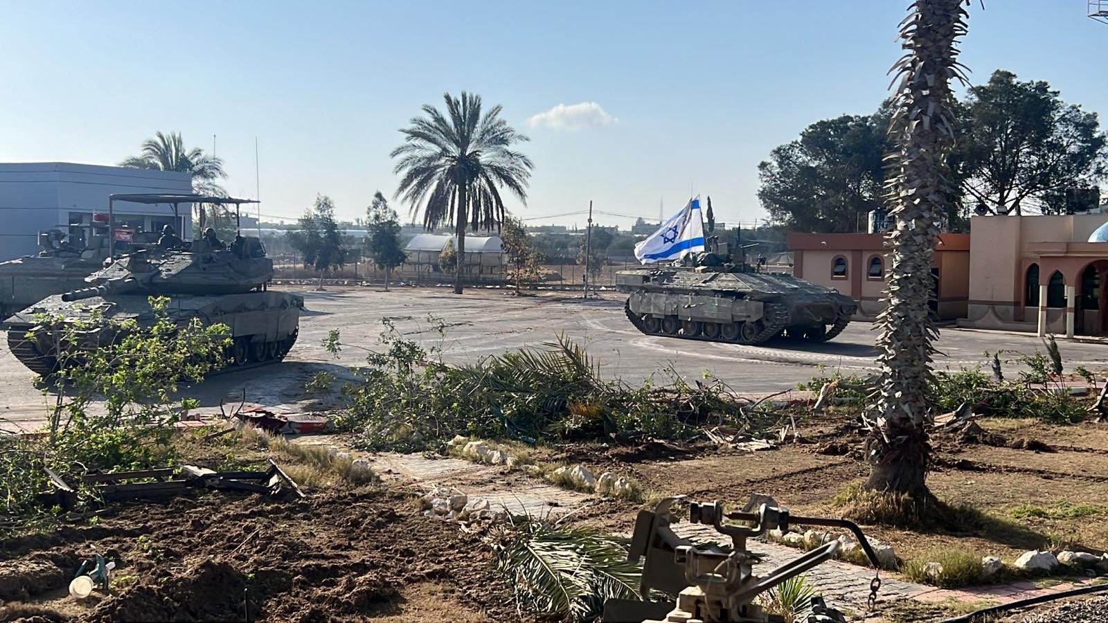 以色列坦克本周進入拉法南部，並控制了與埃及交界的巴勒斯坦一側過境點。圖/取自Israel Defense Forces @IDF