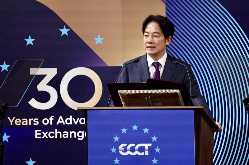 總統賴清德接受《時代》專訪談「兩國論」，馬英九基金會蕭旭岑諷賴有本事就宣布「台獨」，圖為賴總統13日晚應邀出席「2024歐洲日晚宴」致詞。圖/中央社