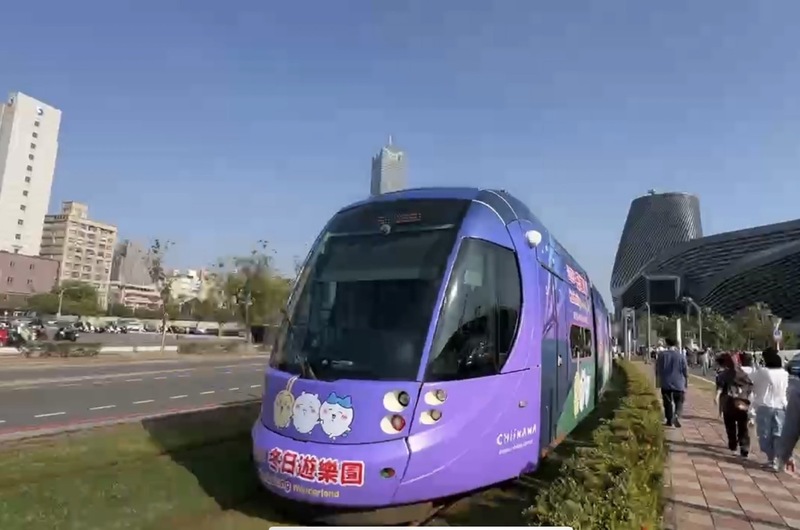 嘉義市需自籌68億蓋輕軌盼中央出錢，已被交通部拒絕。圖為高雄市輕軌運。圖/中央社