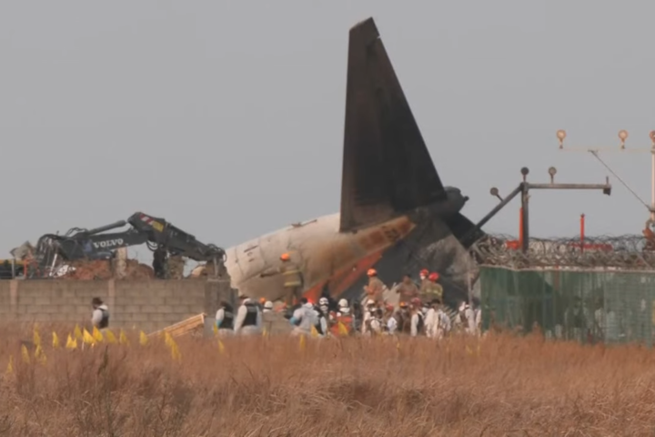 韓國濟州航空發生嚴重空難。圖/取自泰晤士報與周日泰晤士報《YouYube》官方頻道