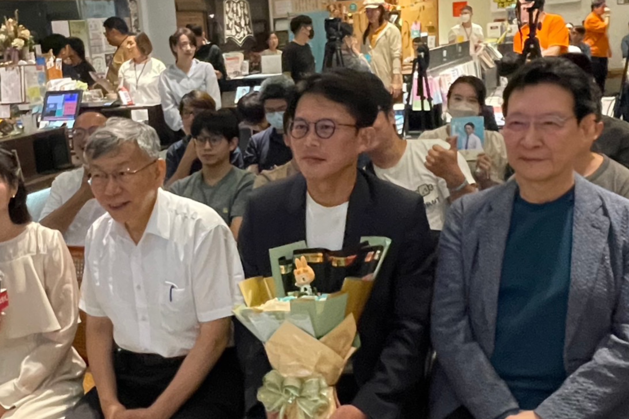 黃國昌《向光前行》新書發表會　趙少康、柯文哲到場祝賀