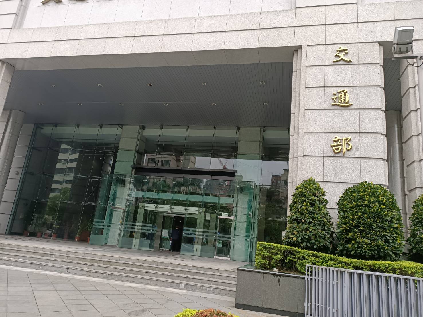 交通部觀光署對徐巧芯批「雙標」的回應是，這是積極行銷台灣旅遊亮點，用大陸社群媒體無涉政治。圖／簡立欣攝