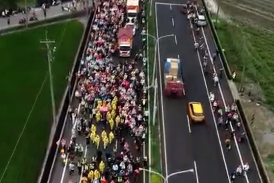 白沙屯媽祖進香數十萬人隨行亂象叢生　網友質疑還要繼續辦下去嗎