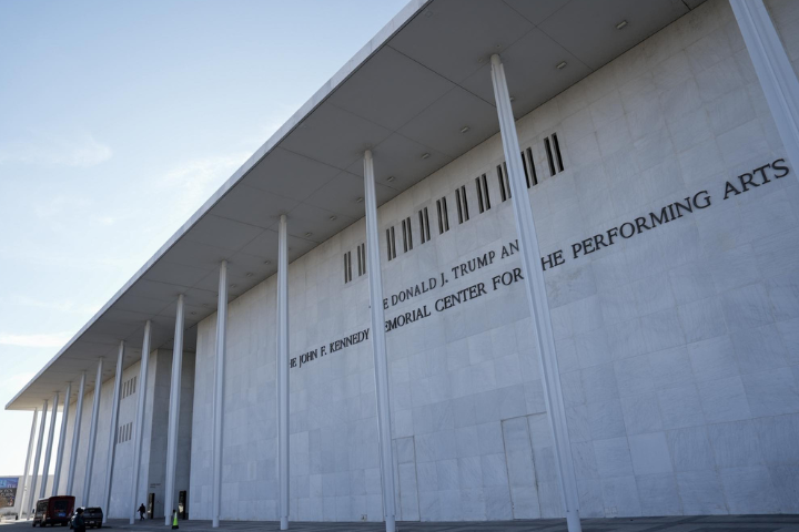 甘迺迪中心冠上川普之名掀波　撤演潮擴大、跨年演出告吹