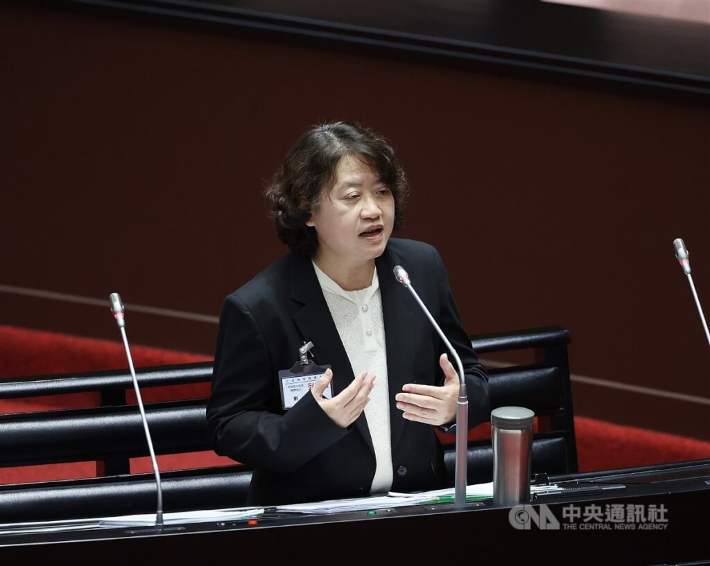 大法官提名人劉靜怡遭民進黨團否決。圖為劉靜怡12日到立法院，接受人事同意權的審查。圖/中央社