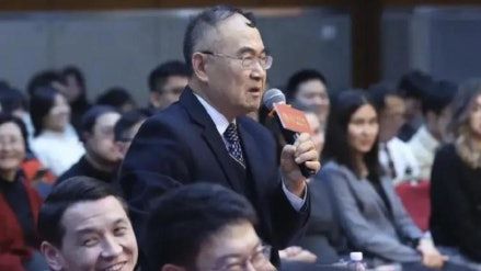 大陸人民大學俄羅斯研究中心副主任王憲舉詢問哈薩克官員，「如何乖乖讓女人生孩子」，惹議。圖/網易