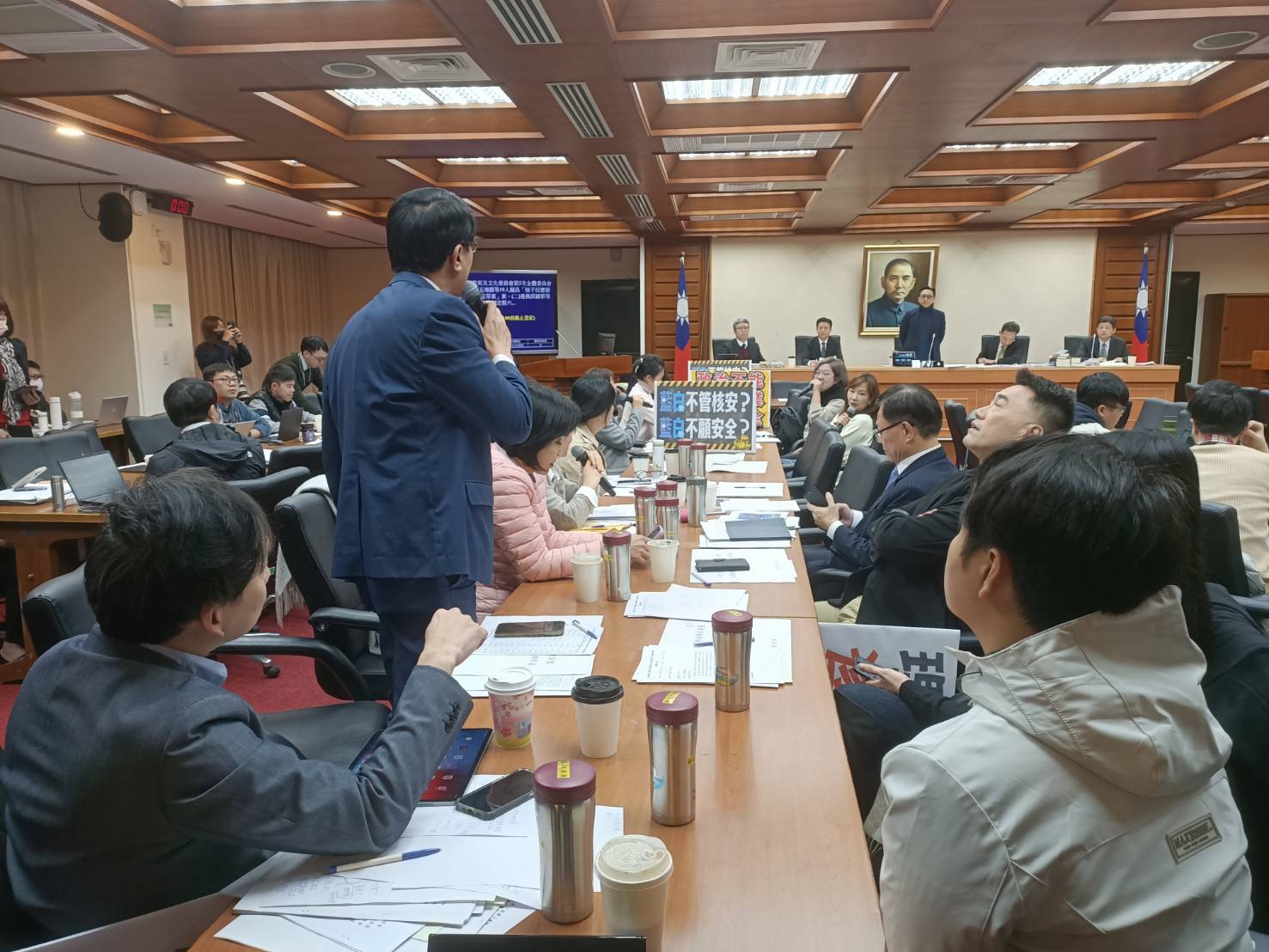 立法院教育文化委員會31日排審核電延役修正草案。圖/記者簡立欣攝