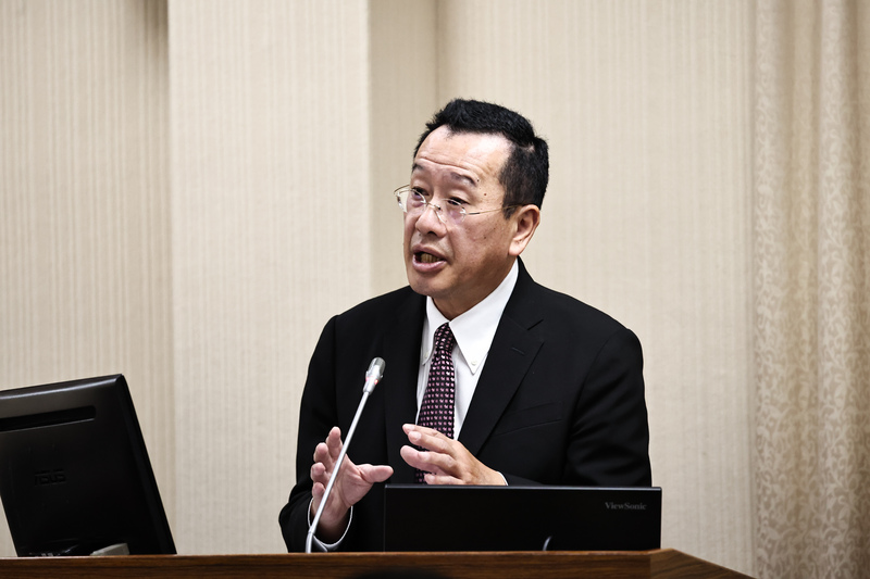 國防部長顧立雄廢除國軍刺槍術等決定引發熱議。圖/中央社
