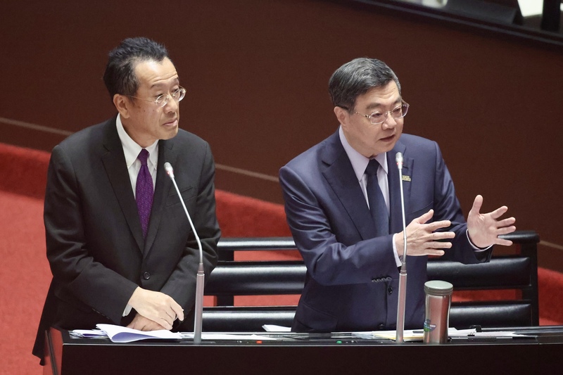 立法院長卓榮泰與國防部長顧立雄在立法院說明國防特別預算案。圖/中央社