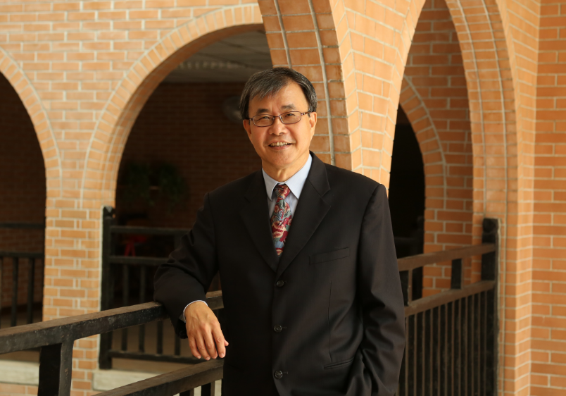 新任教育部長鄭英耀今天（27日）首度赴立法院教育文化委員會業務報告，他過去曾「反卡管」，表示未來不會讓政治干預學術。圖/簡立欣攝