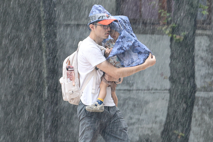 北北基宜花及各山區防午後雷陣雨　中午4縣市高溫橙色燈號