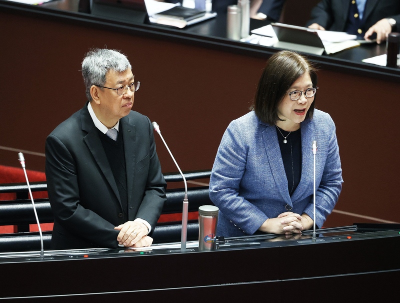 海洋委主委管碧玲針對立委高金素梅提出的專案報告，不贊同「撞船」名稱，卻不知這是出自上月22日海巡署記者會的名稱。圖／中央社