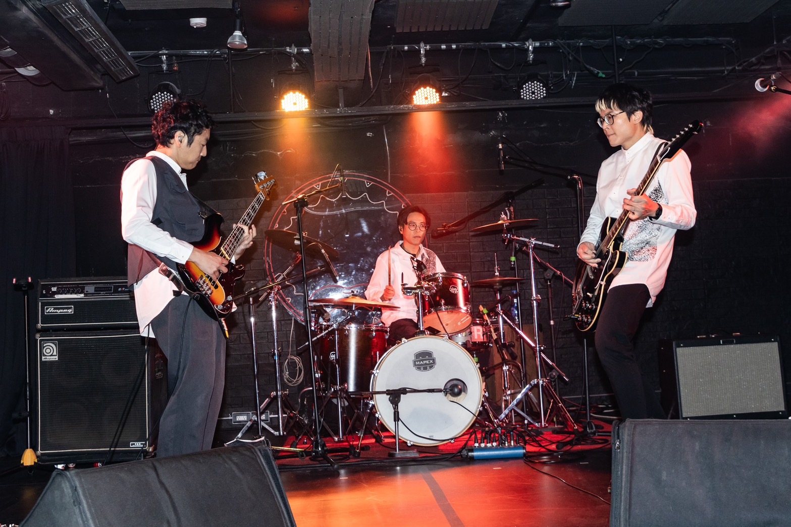 拍謝少年三位團員先前都還必須以正職工作來維持音樂創作，不過募資情況越來越好，3人也已經辭去工作專心做音樂。圖/海口味有限公司提供