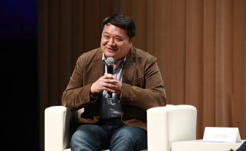 人民大學國關學院教授刁大明（見圖）參加清華論壇說，美國總統「零訪華」最長間隔是1989年2月至1998年6月，長達9年5個月。只要川普今年內訪華，就不會打破這紀錄，這是好兆頭，圖／取自清華大學官網