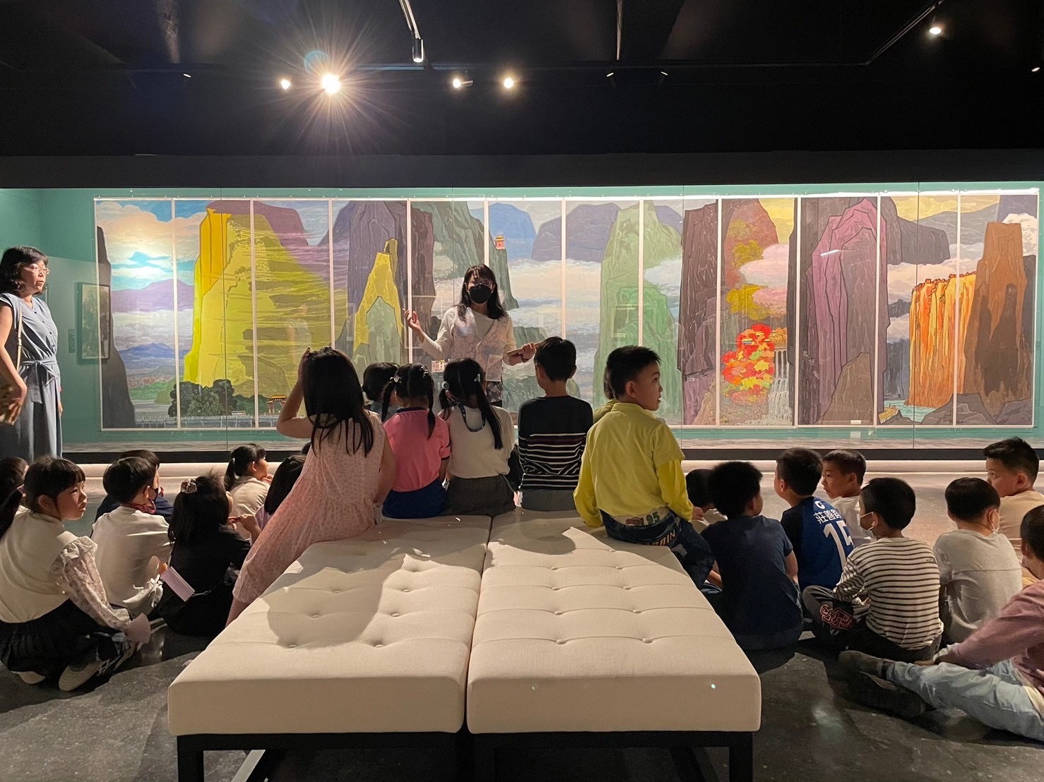 史博館3樓常設展的館藏導覽。圖/史博館提供