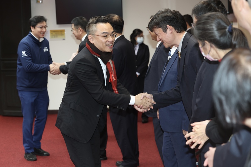 圖為國民黨立委洪孟楷赴立法院完成新會期報到的畫面。圖/中央社