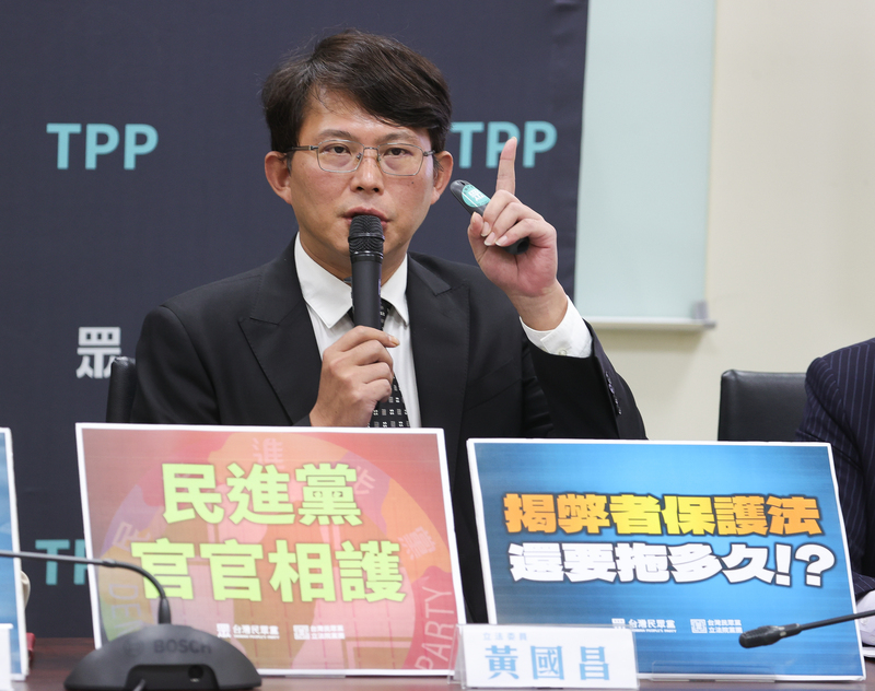 民眾黨立委黃國昌表示，他早已針對職棒簽賭假球問題開過公聽會。圖／中央社