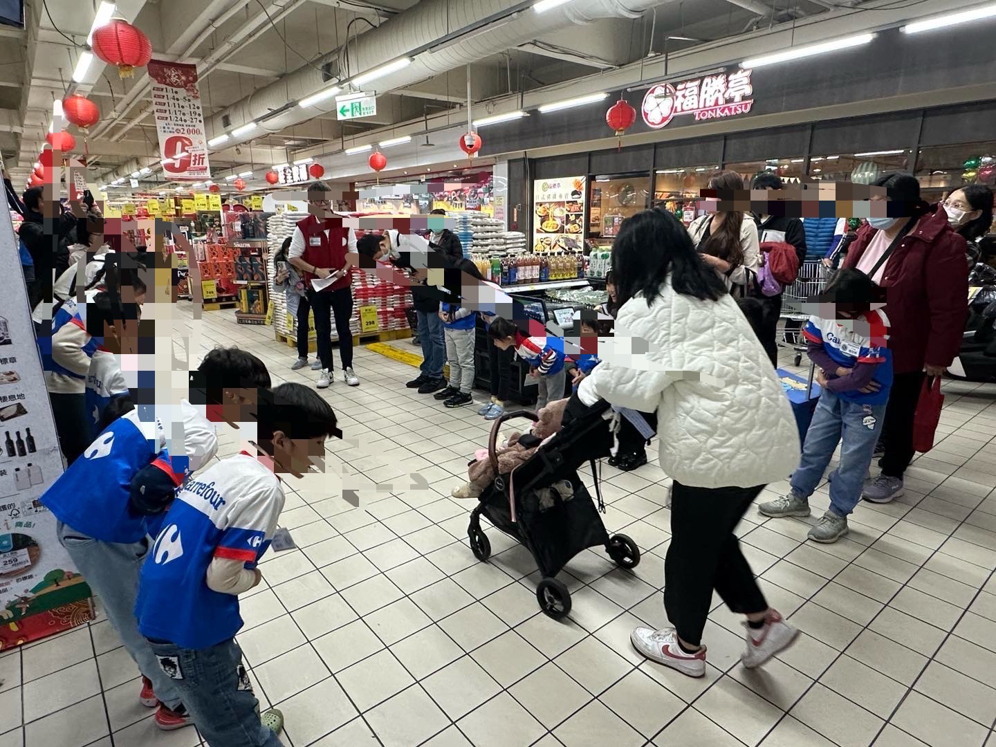 位於桃園區春日路的家樂福桃園店開店至今31年，日前在臉書上宣布將於今年3月7日關閉。圖/取自家樂福桃園店臉書