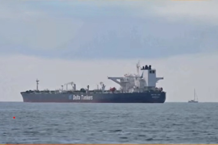 【伊朗危機】荷姆茲海峽現「秘密安全通道」？傳油輪給付200萬美元可過路　