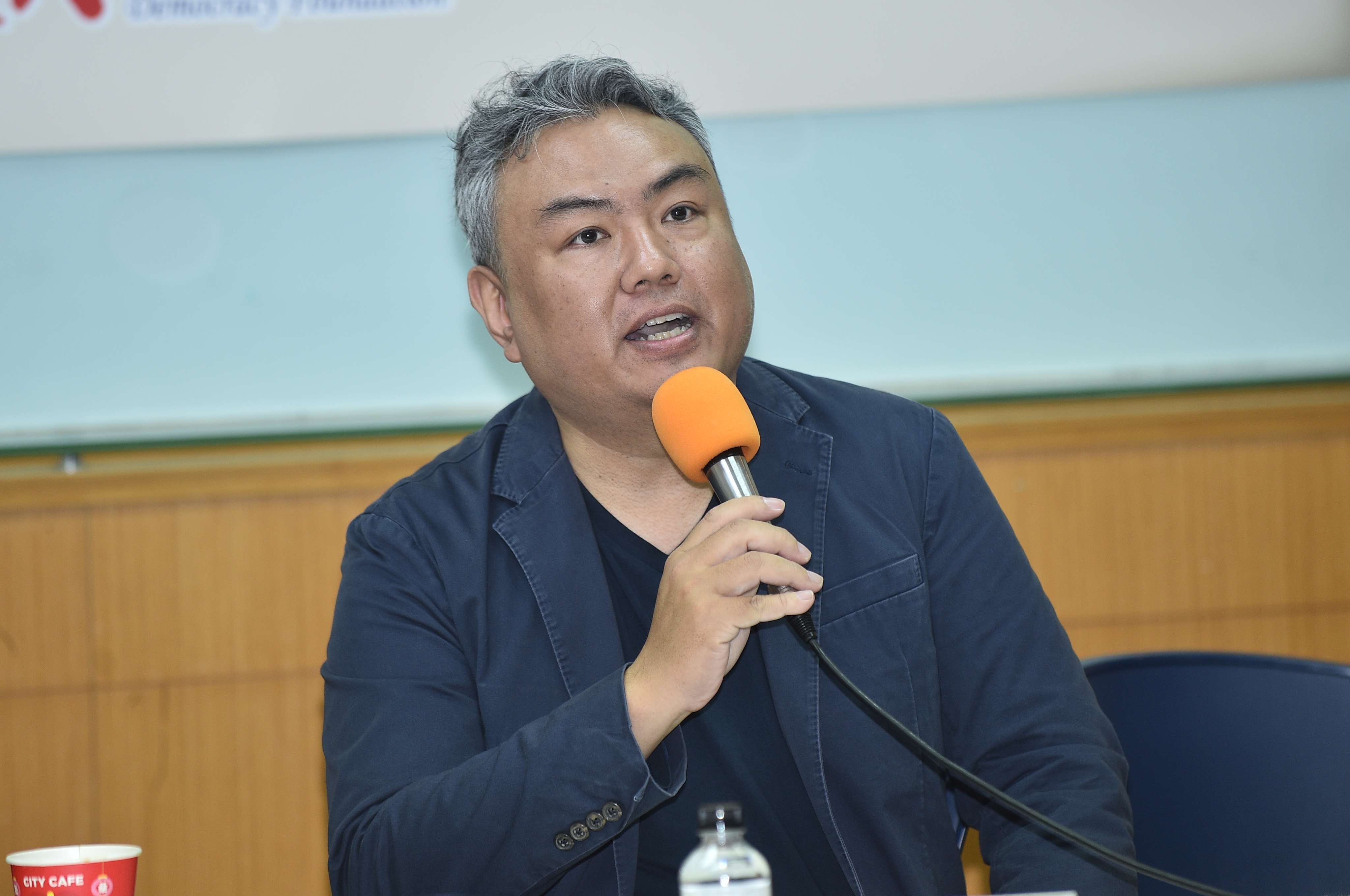 文史工作者張若彤表示，當初參與暴動者都活下來了，把自己講成受難者，而這就是我們現在教科書中的228。圖/陳思豪攝
