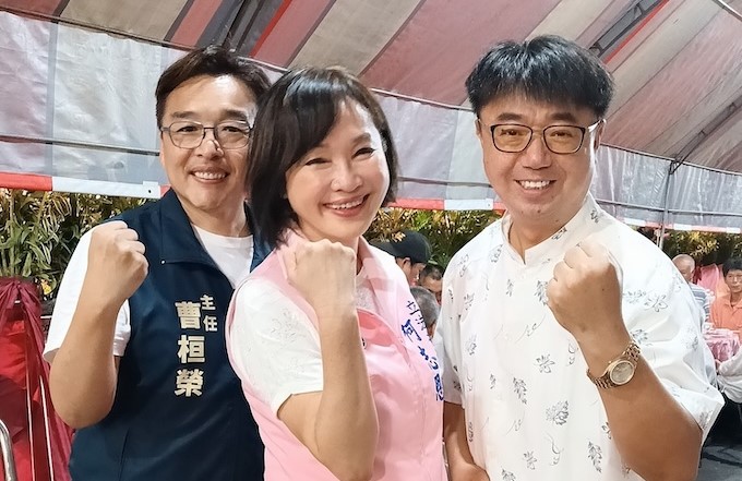 國民黨立委柯志恩（中）號召大家26日上凱道，參加「反綠共、戰獨裁」會師活動。圖/取自柯志恩臉書