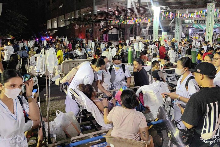 菲律賓中部6.9淺層地震已釀31死　餘震不斷搶救持續進行中