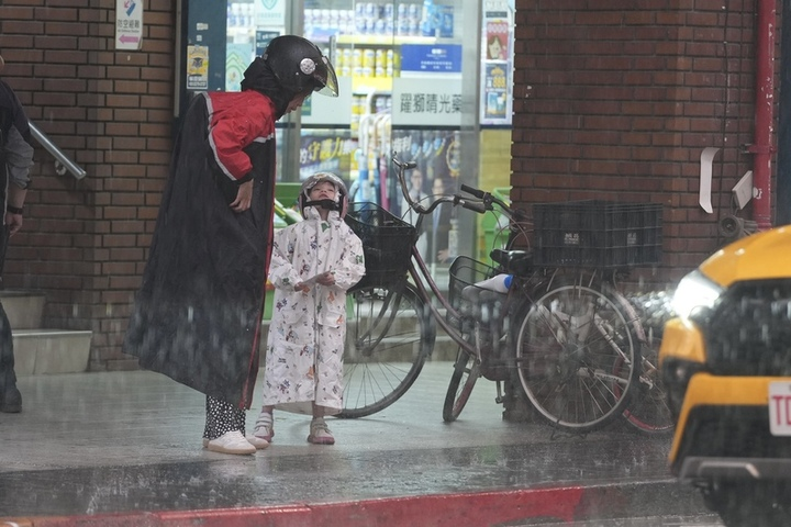雙北防連續36度高溫　周五起全台轉有雨