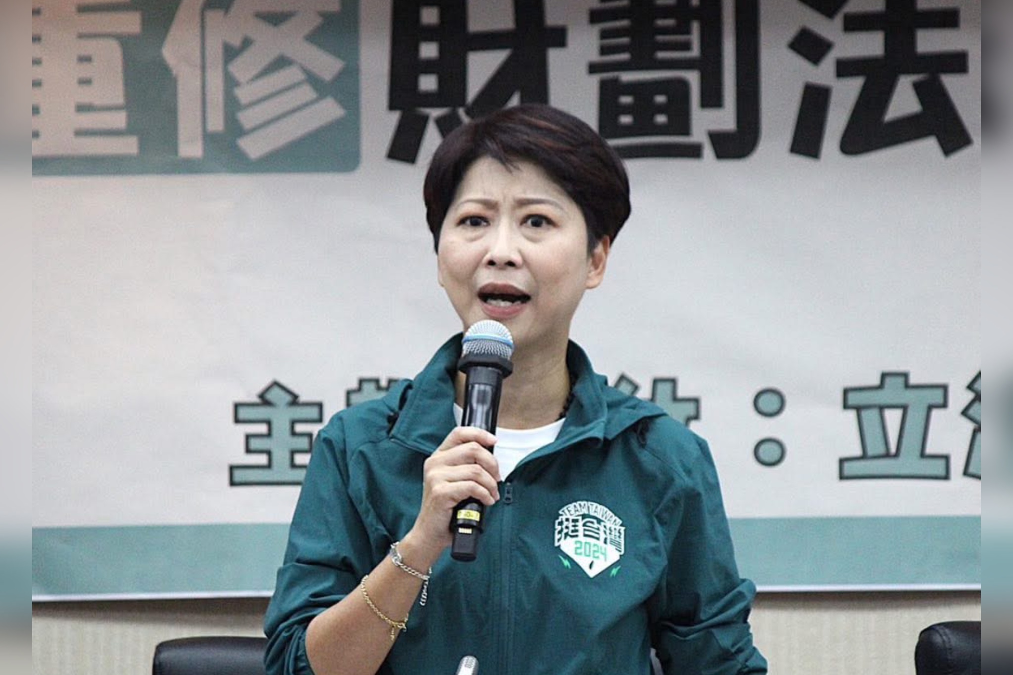 陳亭妃稱「民調差了17%怎還有變數」　民進黨市黨部開嗆：黨格安在