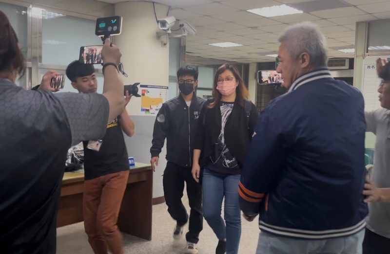 經新北檢複訊後，國民黨新北市黨部書記長陳貞容遭聲押。圖/中央社