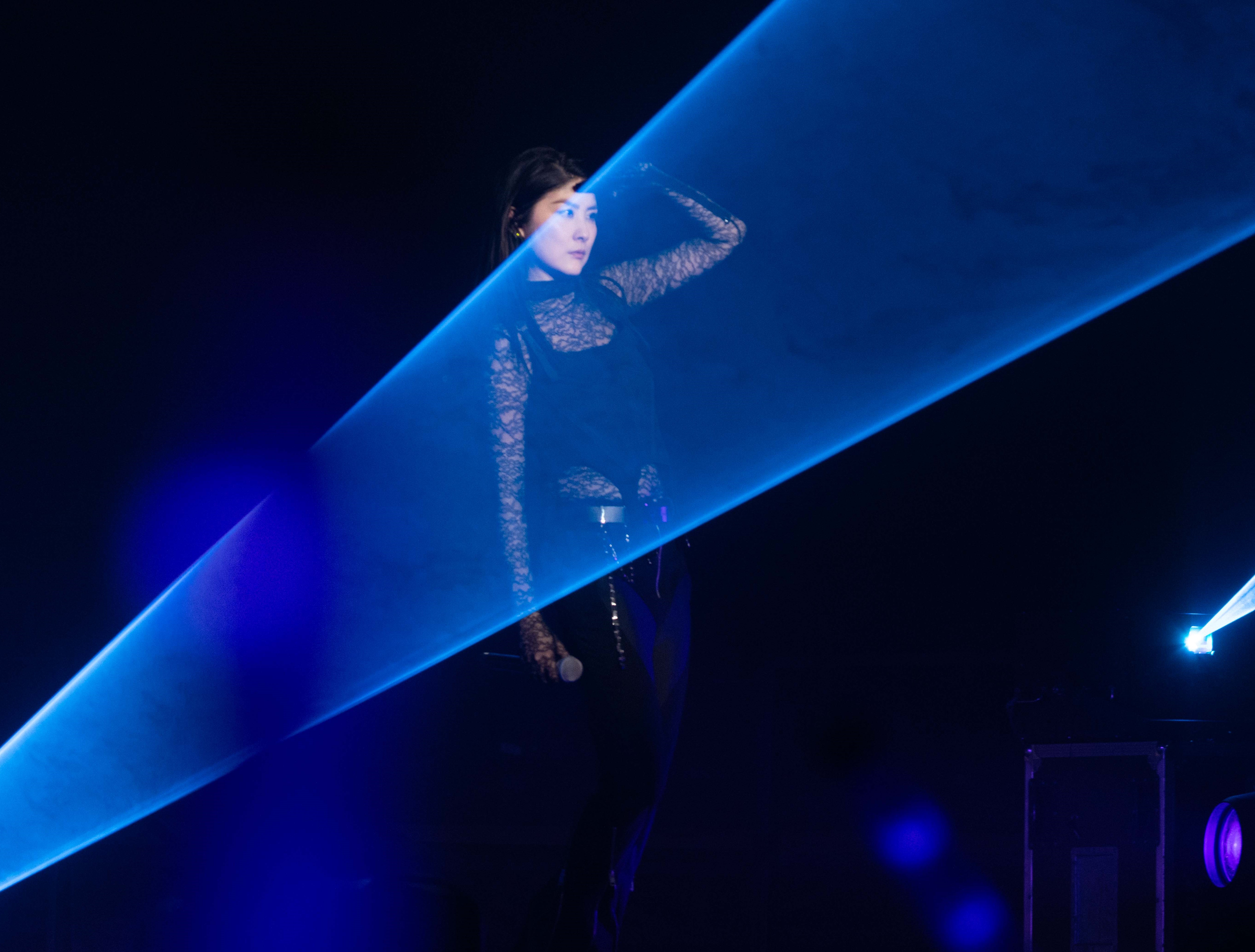 陳慧琳以新造型在演唱會上首唱新歌〈謝謝你陪我那麼久〉。圖/環球音樂提供