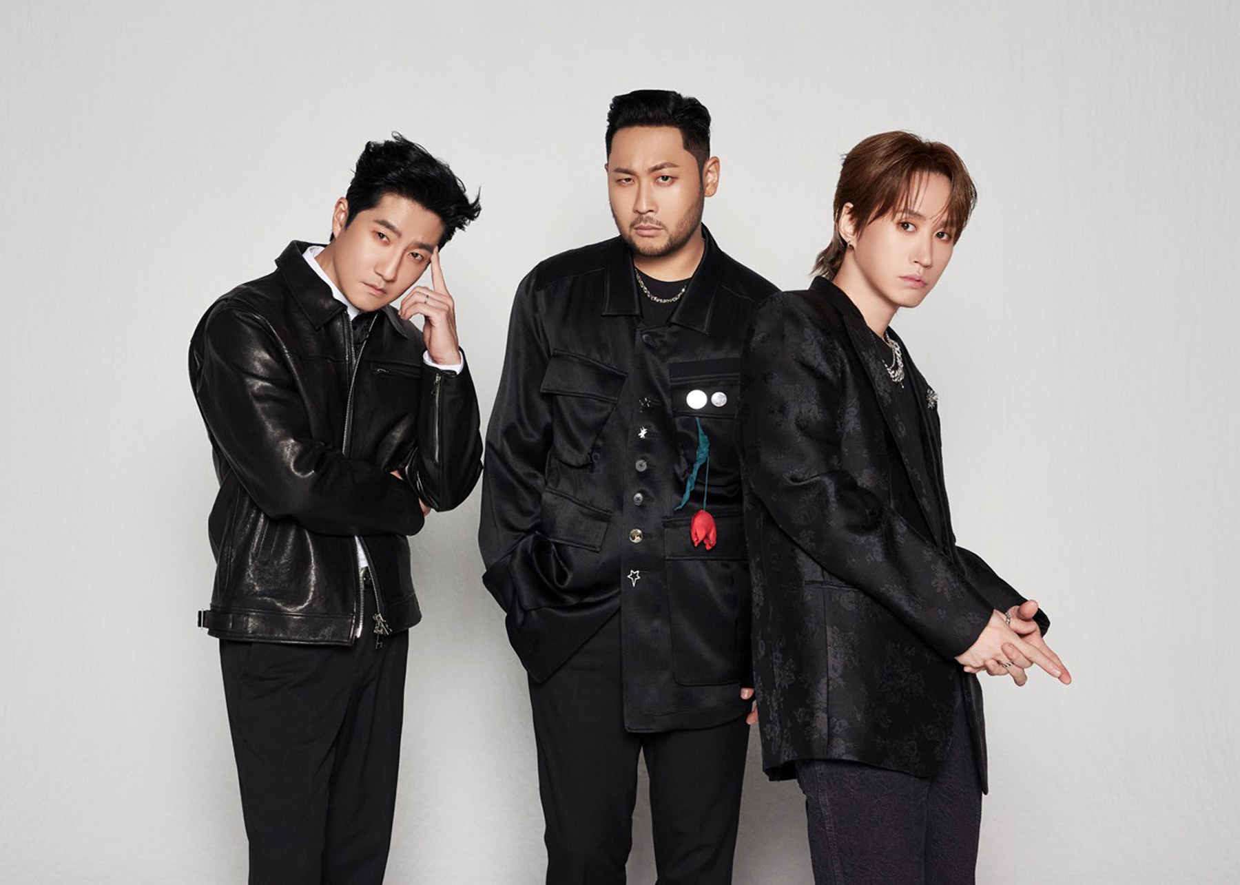 韓流Hip-Hop大勢團EPIK HIGH成員Tablo（李善雄-右） 、Mithra Jin（崔真-中）和DJ Tukutz（金正識-左） 訂於7月27日來台開唱。圖/DJB娛樂提供