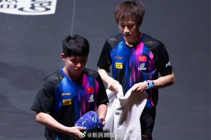 大陸男桌選手林高遠、林詩棟（右）在世界桌球錦標賽不敵台灣選手。圖/取自新民晚報新民網微博