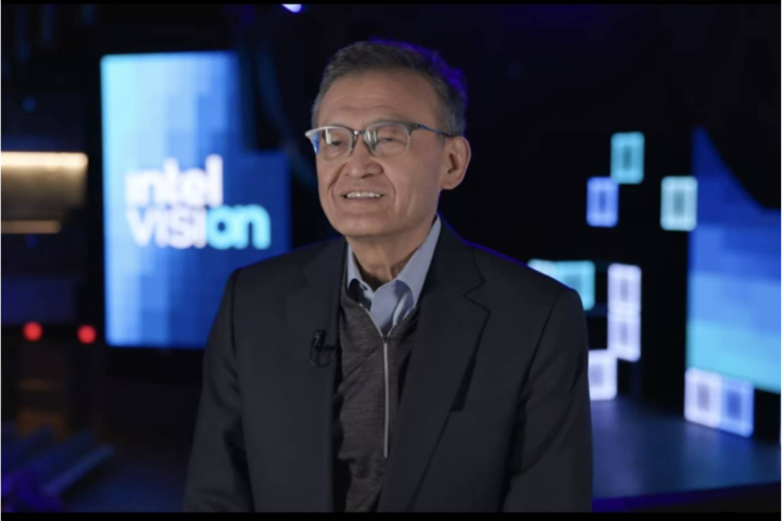 川普以涉中資企業合作為名，要求英特爾CEO陳立武辭職。陳立武發員工信表明自己熱愛美國，以最高標準要求自己，絕不愧對國家（美國）和法律。圖／截自英特爾官網Intel Vision 2025