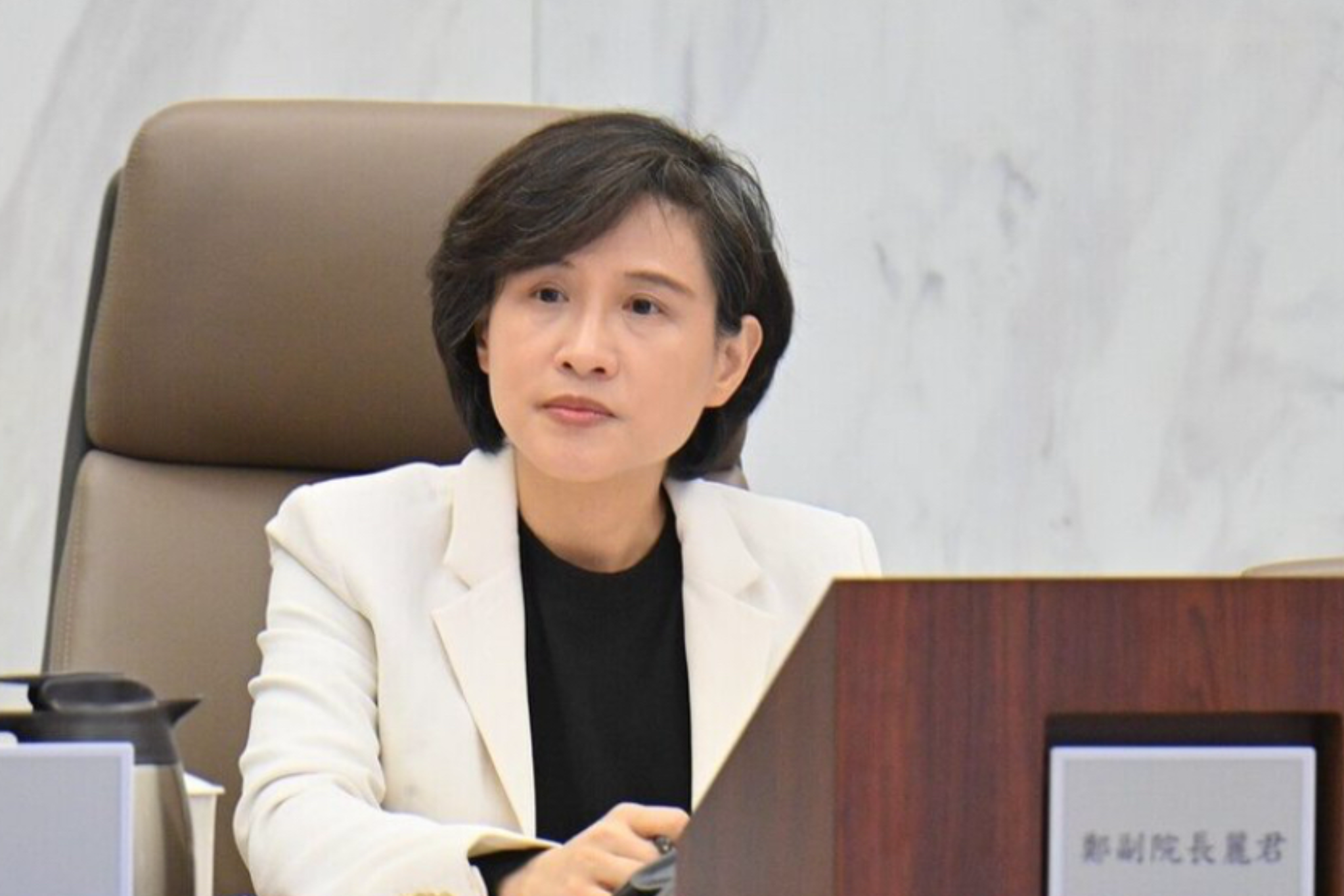 行政院副院長鄭麗君表示，目前已經有數家權重級相關科技與傳產業者，向政府遞交了第一期的赴美建廠與投資計畫。圖/中央社（行政院提供）