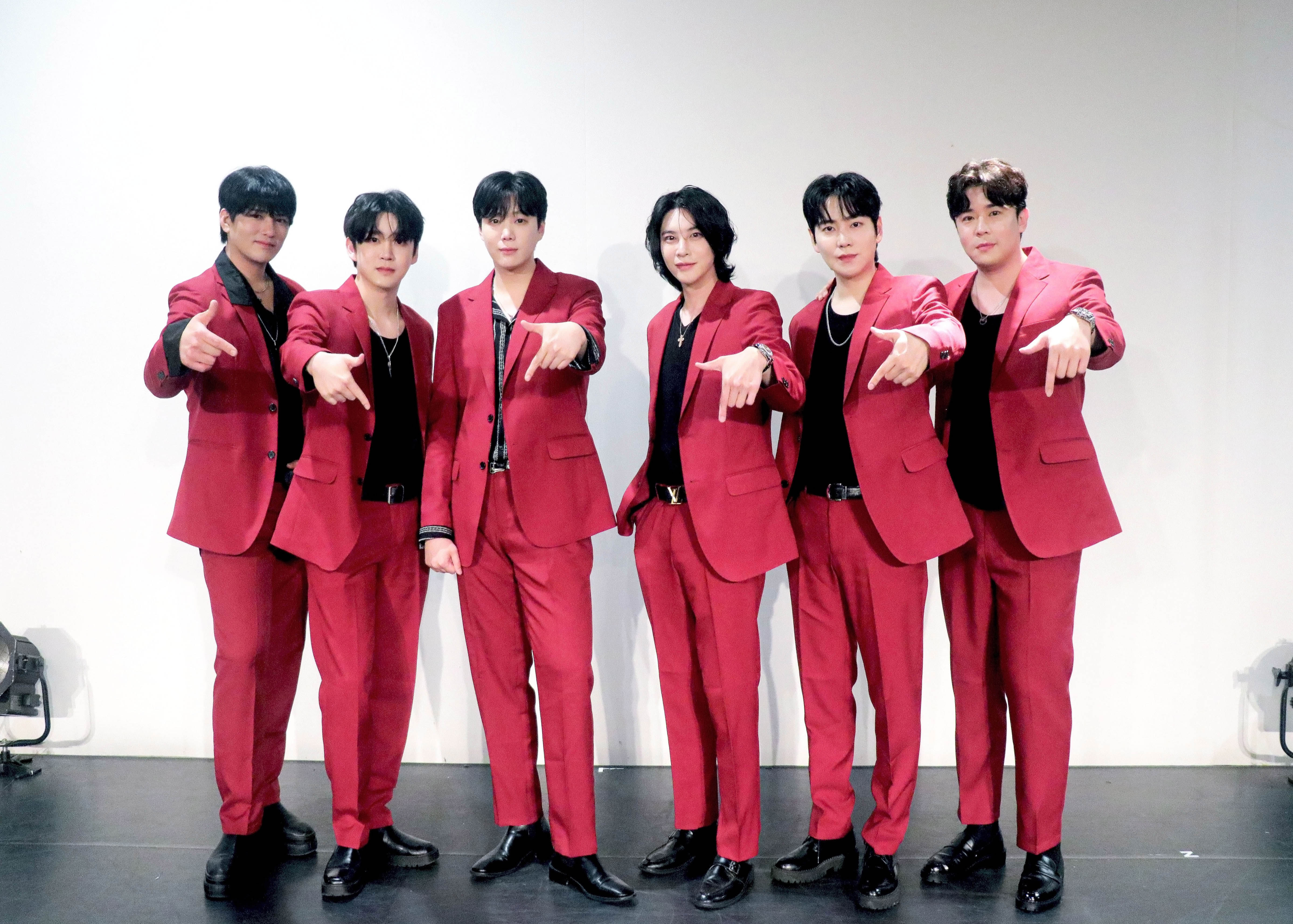 韓流二代團「F.CUZ」6人合體 7/13登台，當天正好是隊長JINON（右1）的生日。圖/