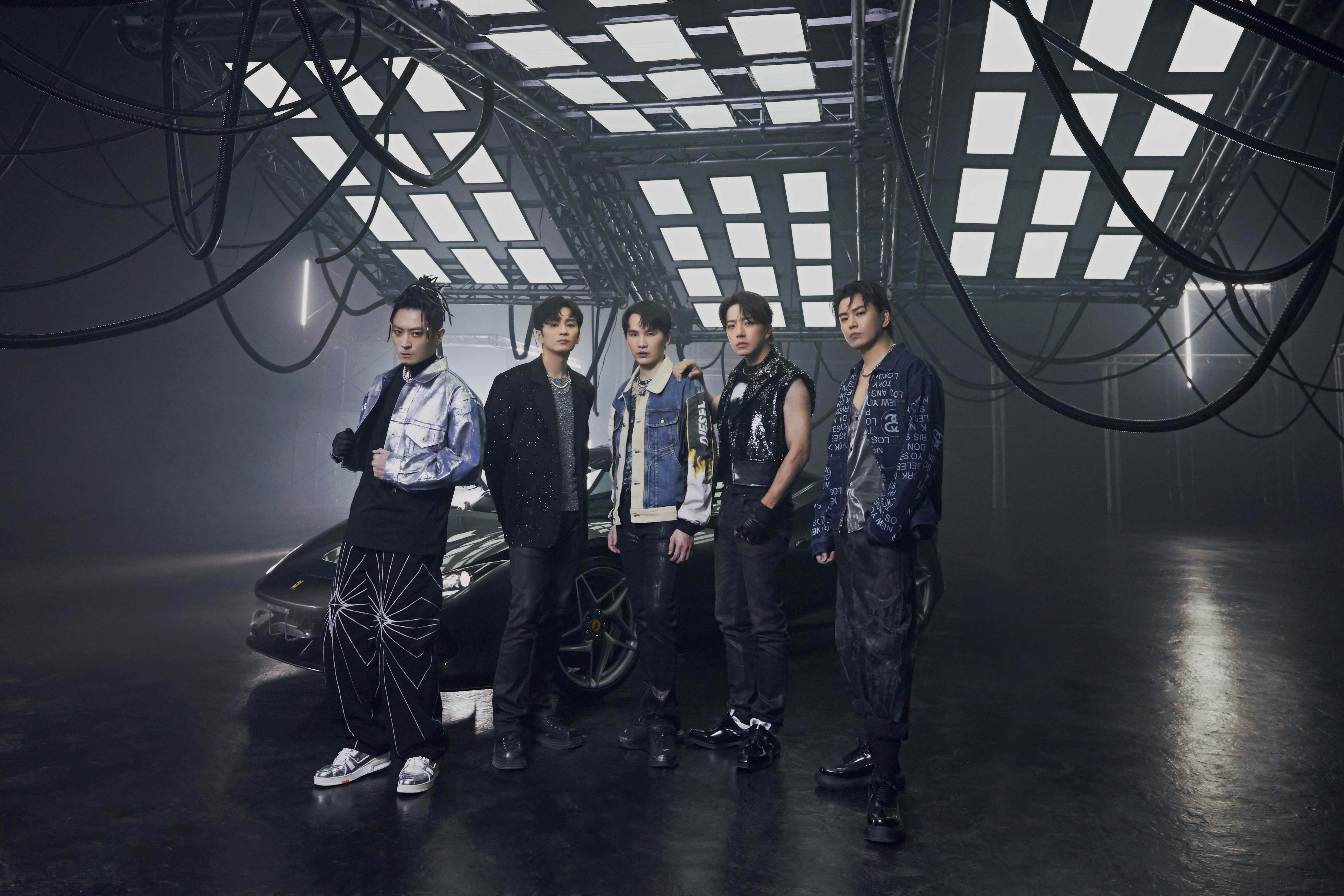 Energy最新霸氣舞曲〈Here I Am〉，MV 拍攝動用兩千萬超級跑車作為Energy座駕。圖/相信音樂提供