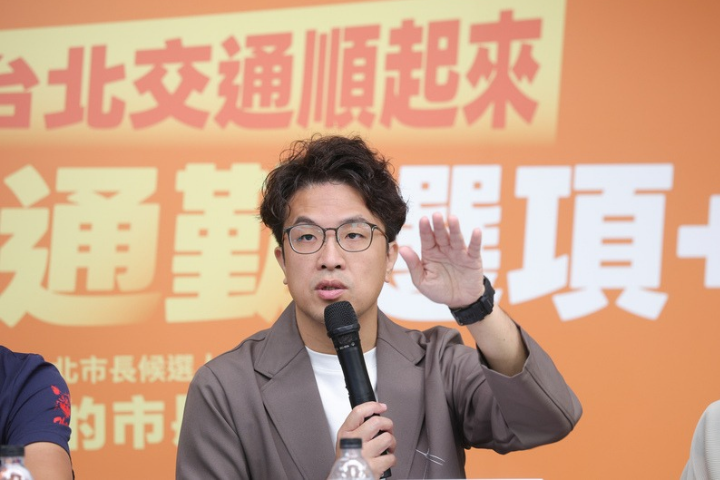 民進黨立委、台北市長參選人沈伯洋16日提出解決內湖交通問題政見，將河濱路廊直接接進內湖科技園區，經費約9.5億元，掀起議論。圖/中央社